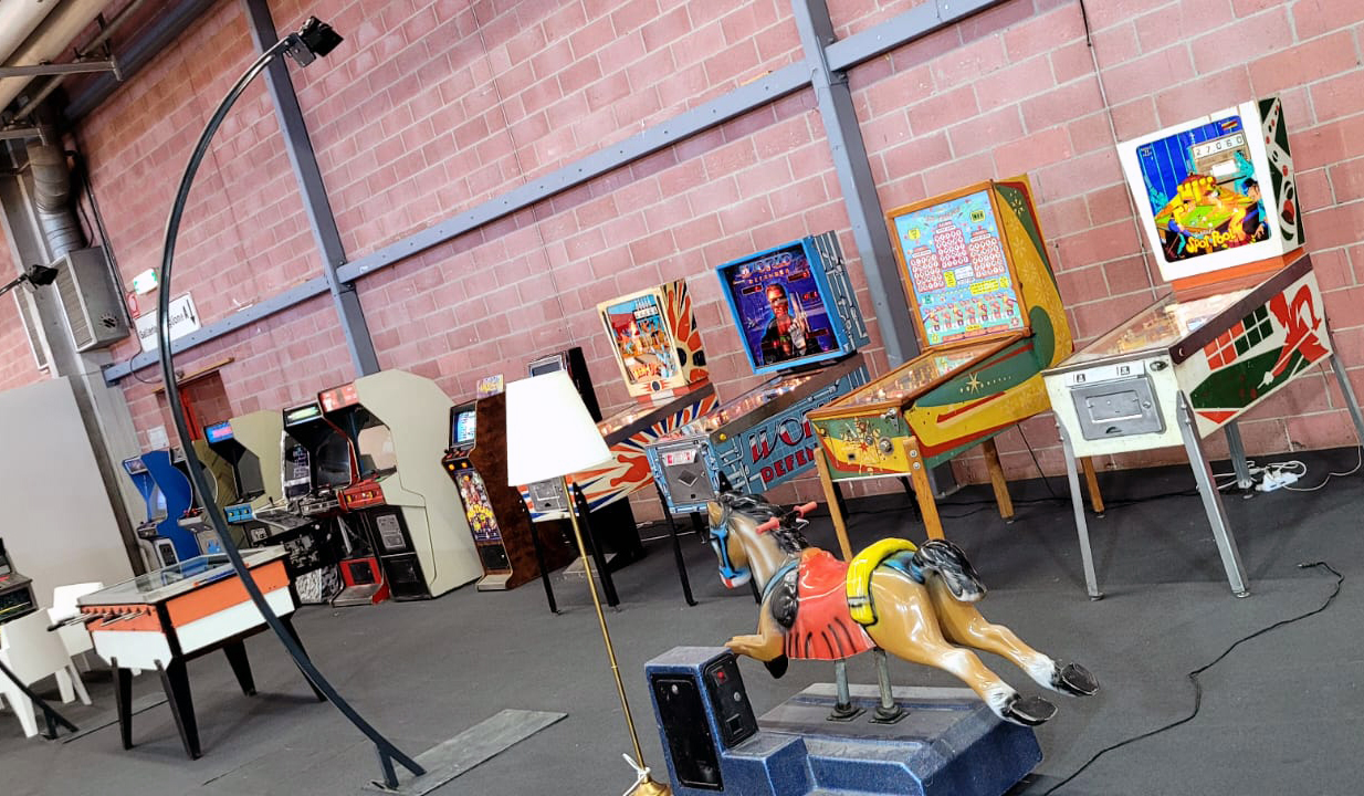 Jukebox Vintage Eventi - Jukebox e flipper originali per allestimenti raffinati e indimenticabili.