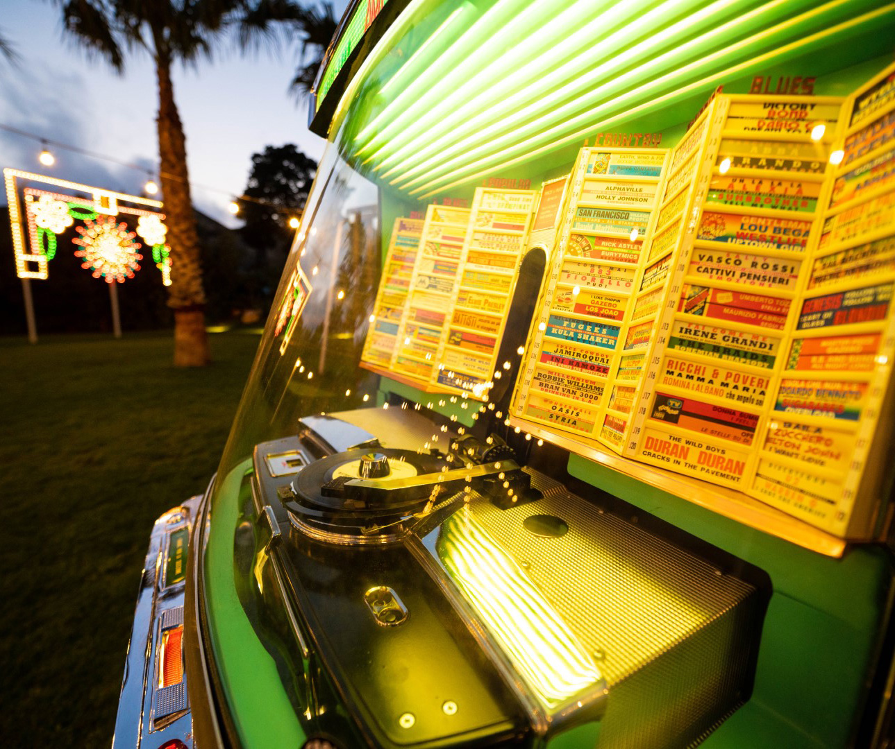 Jukebox Vintage Eventi - Jukebox e flipper originali per allestimenti raffinati e indimenticabili.